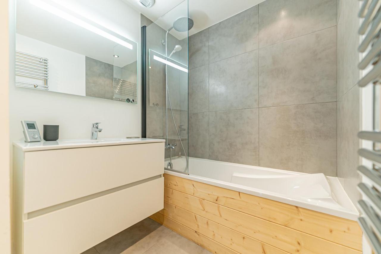 Nouveau ! Octopussy Avec Jacuzzi Et Sauna, 4 Pour 8 Personnes